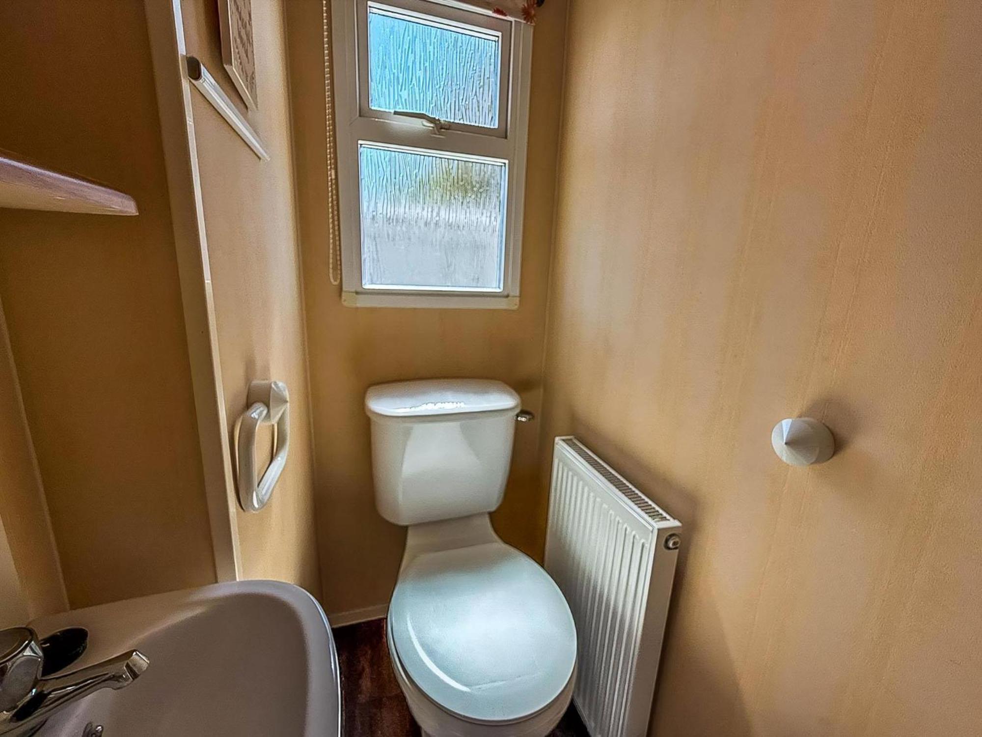 Superb Caravan By The Seaside In Kessingland, Suffolk Ref 90040Sg Benacre エクステリア 写真